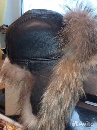 Шапка ушанка с мехом енота