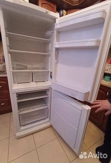 Холодильник Indesit ES 16