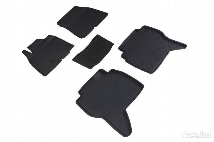 Ковры резиновые на Mitsubishi Pagero III, IV