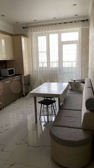 2-к. квартира, 76 м², 13/13 эт.