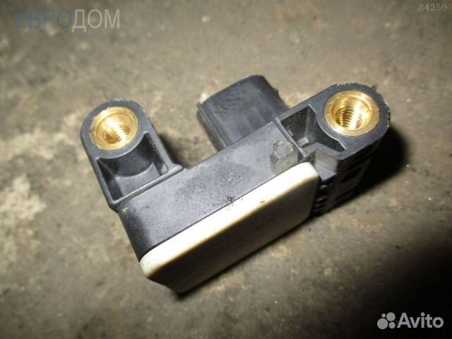 Датчик ускорения BMW E90 s1061281