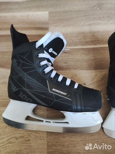 Коньки хоккейные