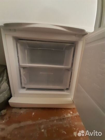 Холод.к. Двухкамерный. Индезит. С доставкой