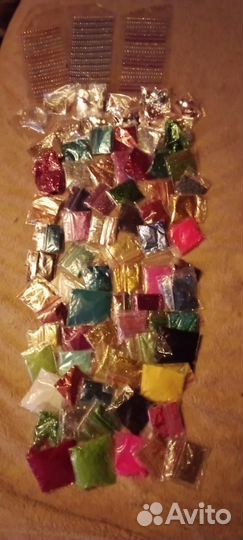 Стразы и песок для маникюра