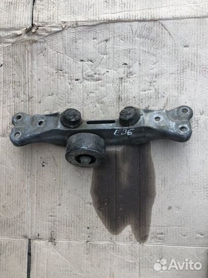 Крепление на АКПП на Бмв 3 Е46 Е36 е39