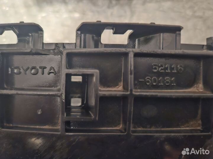 Кронштейн бампера Toyota Land Cruiser 200 12-15г