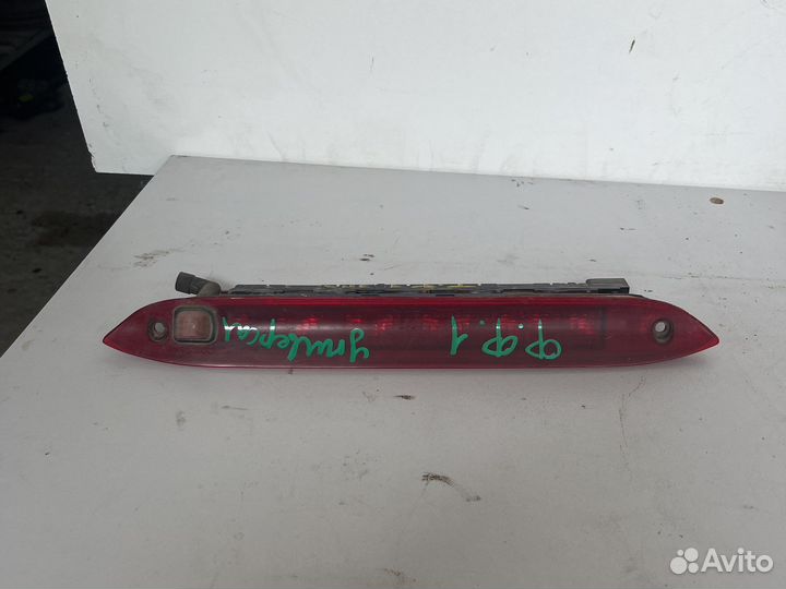 Стоп-сигнал в крышку багажника универсал Форд Фоку