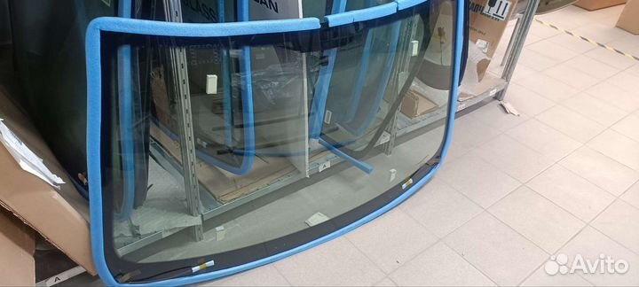 Стекло лобовое nissan terrano D10