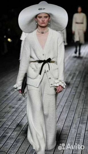 Шерстяной костюм Chanel