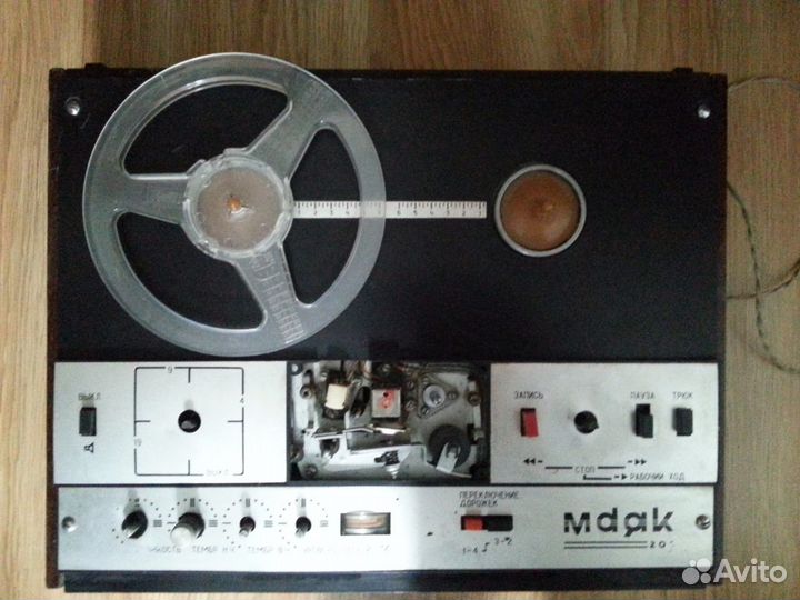 Катушечный магнитофон Маяк 201. Модель 1971 года