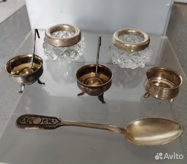 Посуда и предметы из серебра