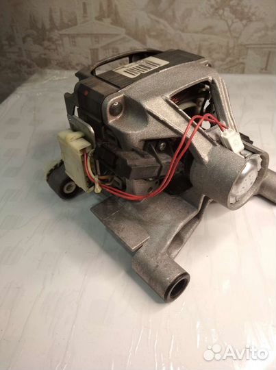 Двигататель стиральной машины