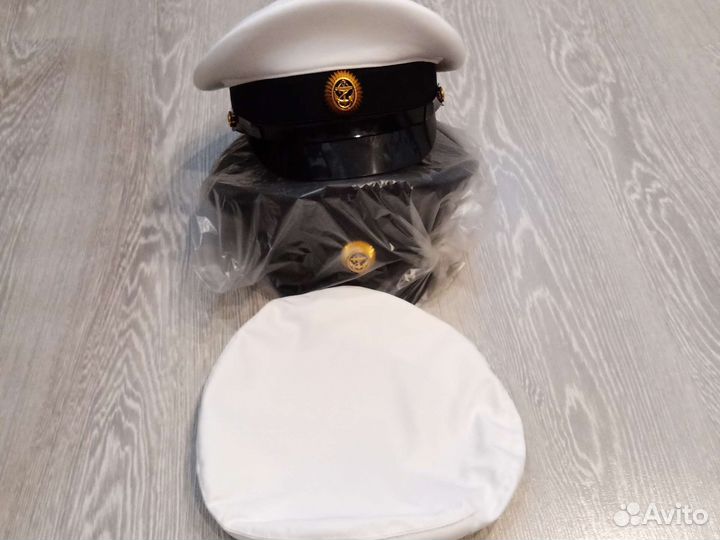 Фурашка новая офисная белая 58 размер