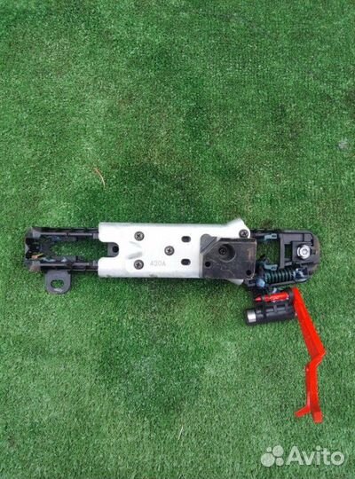 Механизм ручки двери задний левый Toyota Crown