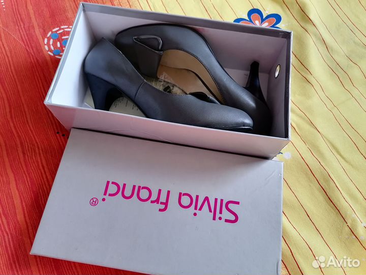 Босоножки и туфли