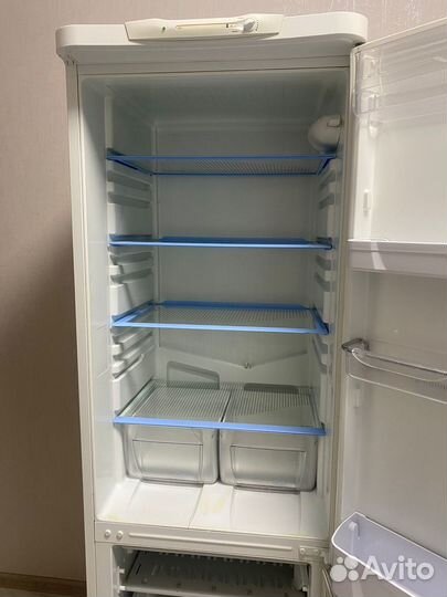 Холодильник бу Indesit