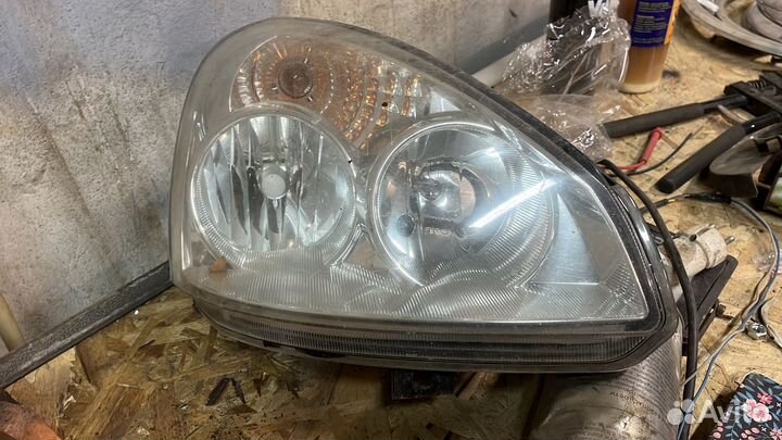Фара передняя на LADA priora
