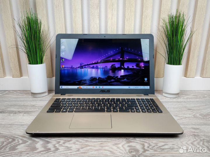 Отличный ноутбук asus N3060/4Gb/500Gb HDD