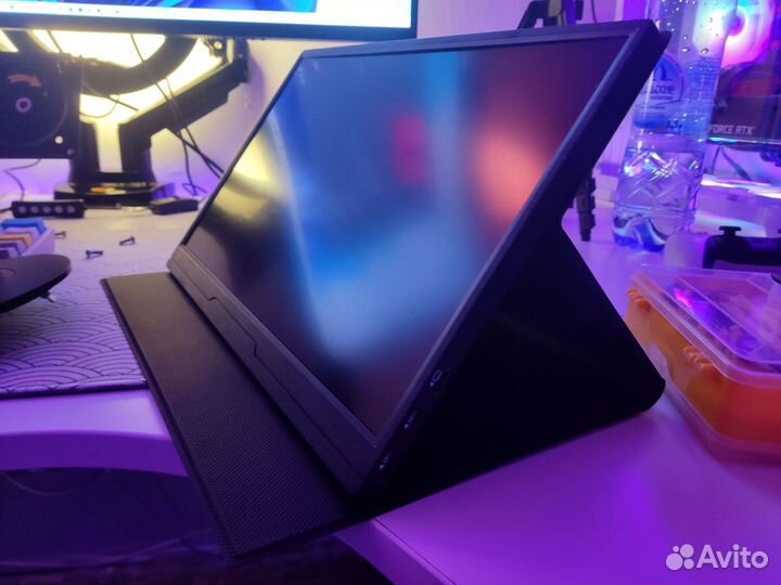 Портативный монитор 15.6