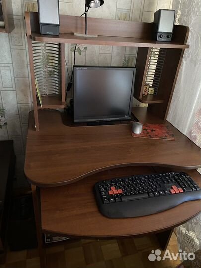 Компьютерный стол