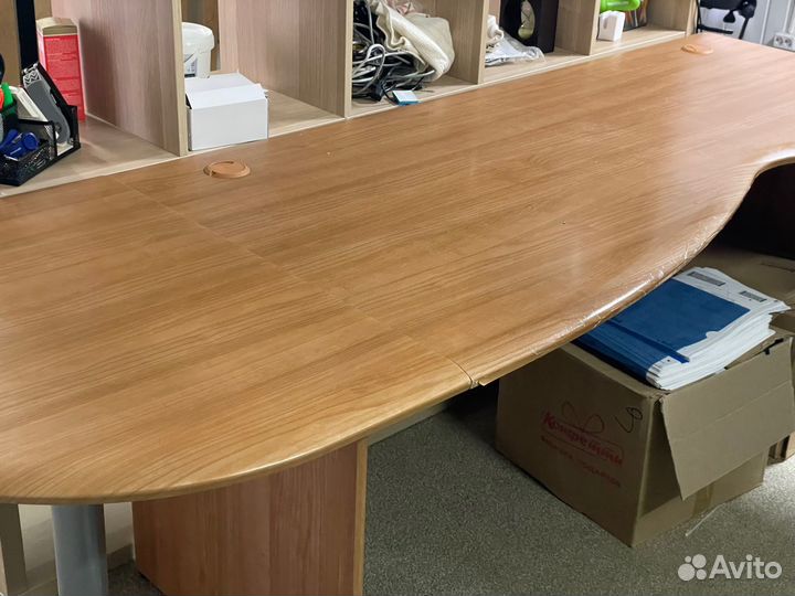 Стол офисный с приставным столиком и тумбой