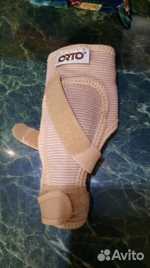 Бандаж на лучезапястный сустав