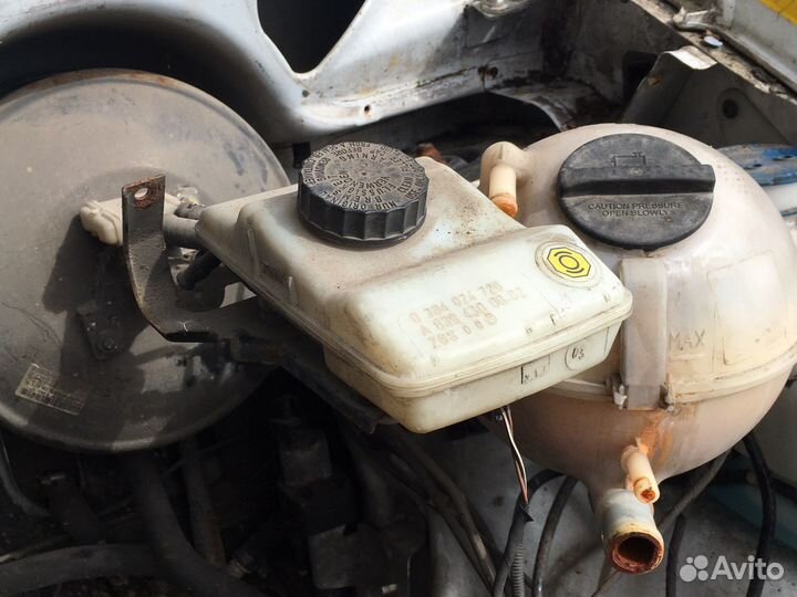 Бачок тормозной жидкости mercedes vito 639