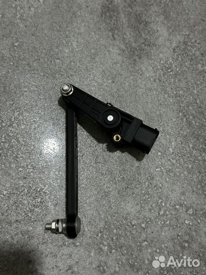 Датчик положения кузова Форд фокус 2,3