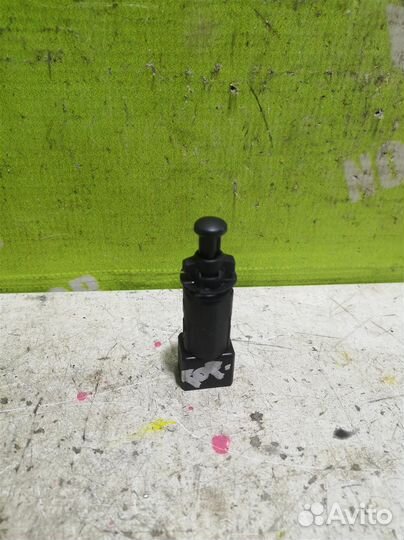 Датчик включения стопсигнала Рено Клио 2 Симбол