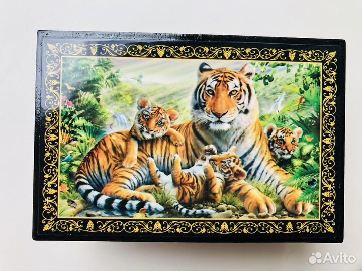 Шкатулки из дерева