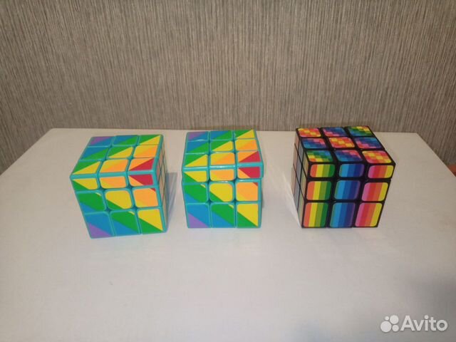 Радужный кубик рубика, меняющий форму
