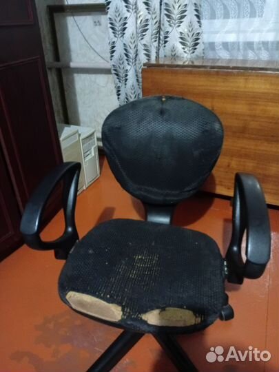 Офисное кресло