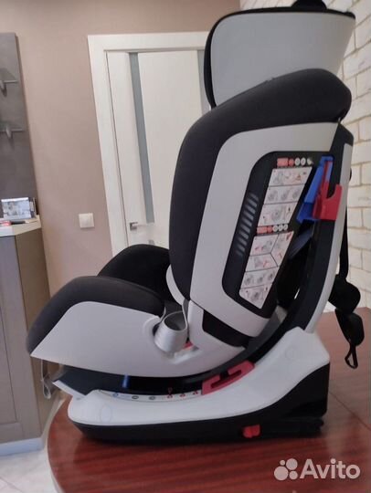 Детское автокресло от 0 Chicco
