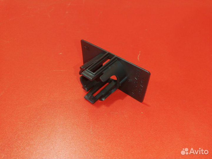 Кронштейн датчика парковки Volkswagen Passat 3C2