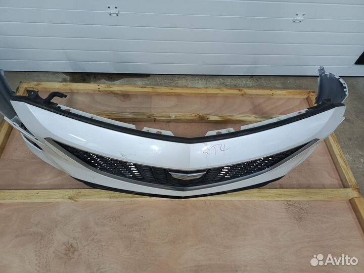 Передний бампер Cadillac XT4 2018-2023
