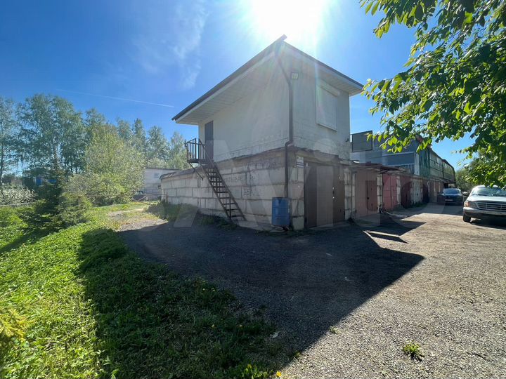 Гараж, > 30 м²