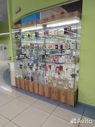 Шкаф торговый