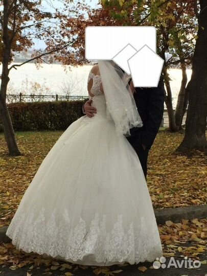 Свадебное платье с кружевом
