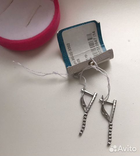 Серебряные серьги с цирконом