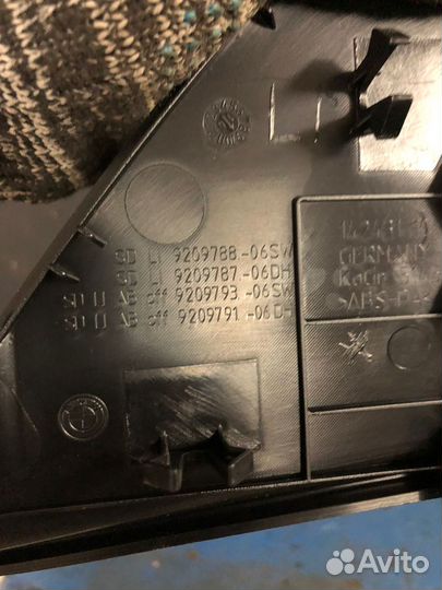 Накладка декоратвная торпедо левая BMW F10