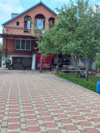 Дом 283 м² на участке 6,8 сот.