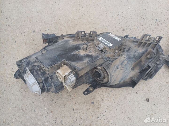 Передние фары на мазда сх7 2010г