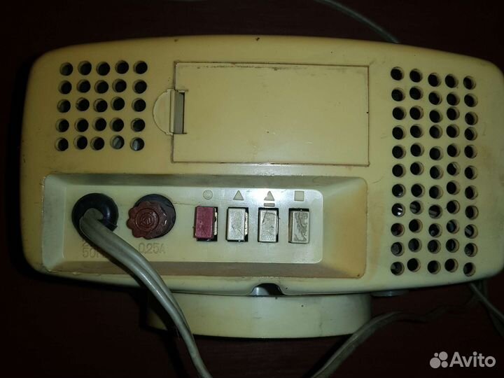 Часы настольные электроника 13