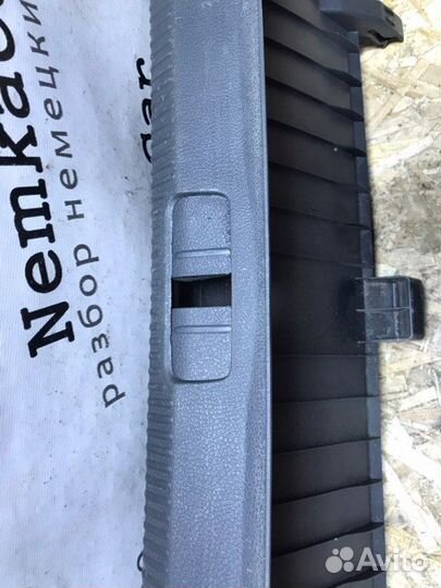 Накладка замка багажника задняя Volkswagen Passat