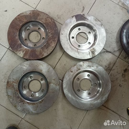 Комплект тормозных дисков Мазда 3