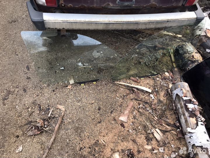 Стекла дверей mitsubishi outlander 1