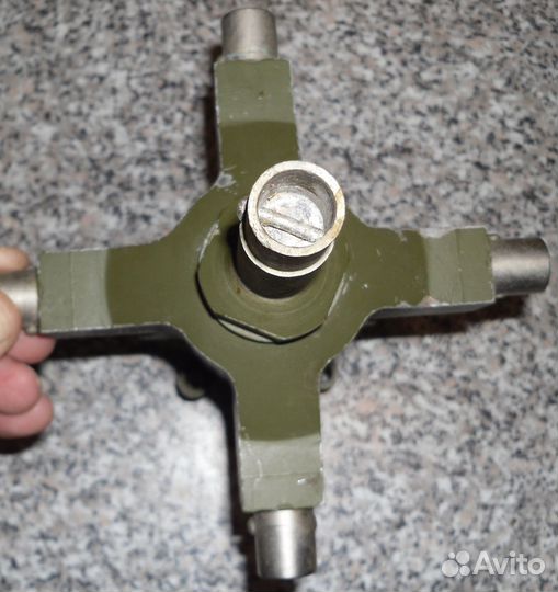 Антенные армейские изоляторы