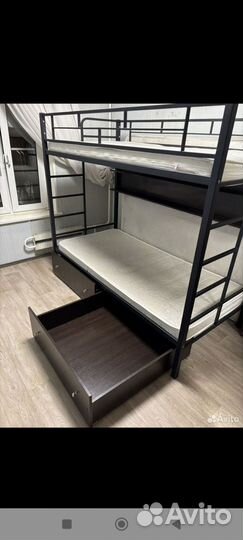 Кровать двухспальная без матраса