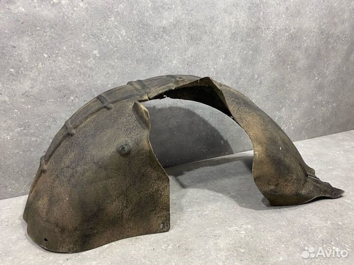 Подкрылок передний правый Skoda Octavia 2 (A5) 1Z3