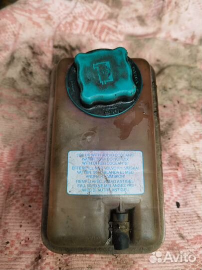 Расширительный бачок Вольво 940